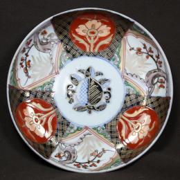 梅に桃図赤絵染付中皿　/636