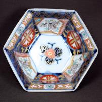 菊に梅図染付六角小鉢　/343