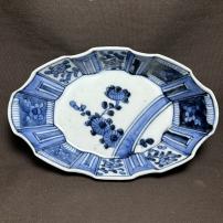 小菊図染付変形皿　/489
