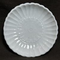 菊型白磁豆皿　/420