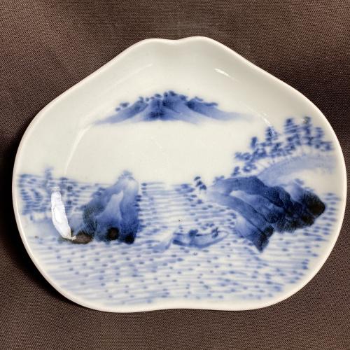 三保の松原図染付富士山形皿 /419│埼玉県熊谷市のの骨董品専門