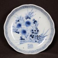 菊図染付豆皿　/479