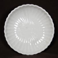 白磁菊型豆皿　/483