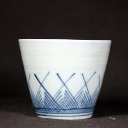 古伊万里桧垣草紋染付蕎麦猪口　/302