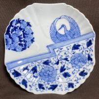 鶴に牡丹図染付中皿　/526