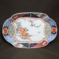 梅に牡丹図染付変形皿　/553