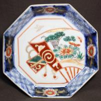 扇子図赤絵染付変形皿　/555