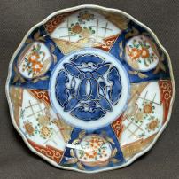 菊図赤絵染付小皿　/1862